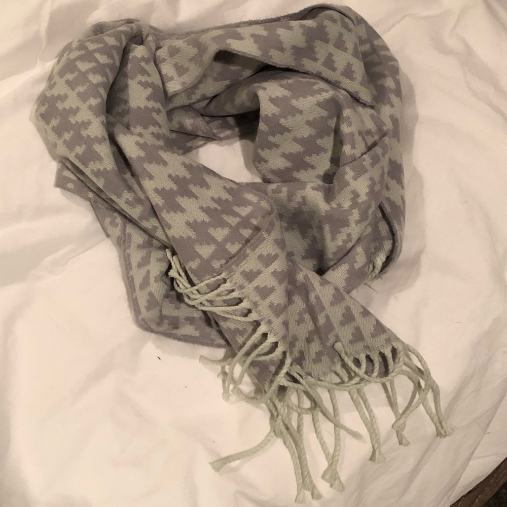 Cozy Soft Geo Houndstooth Scarf